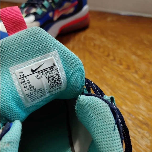 Nike Air Max 270 React SE (GS)Youth size 7 Metallic CU6697 001. - Picture 11 of 11